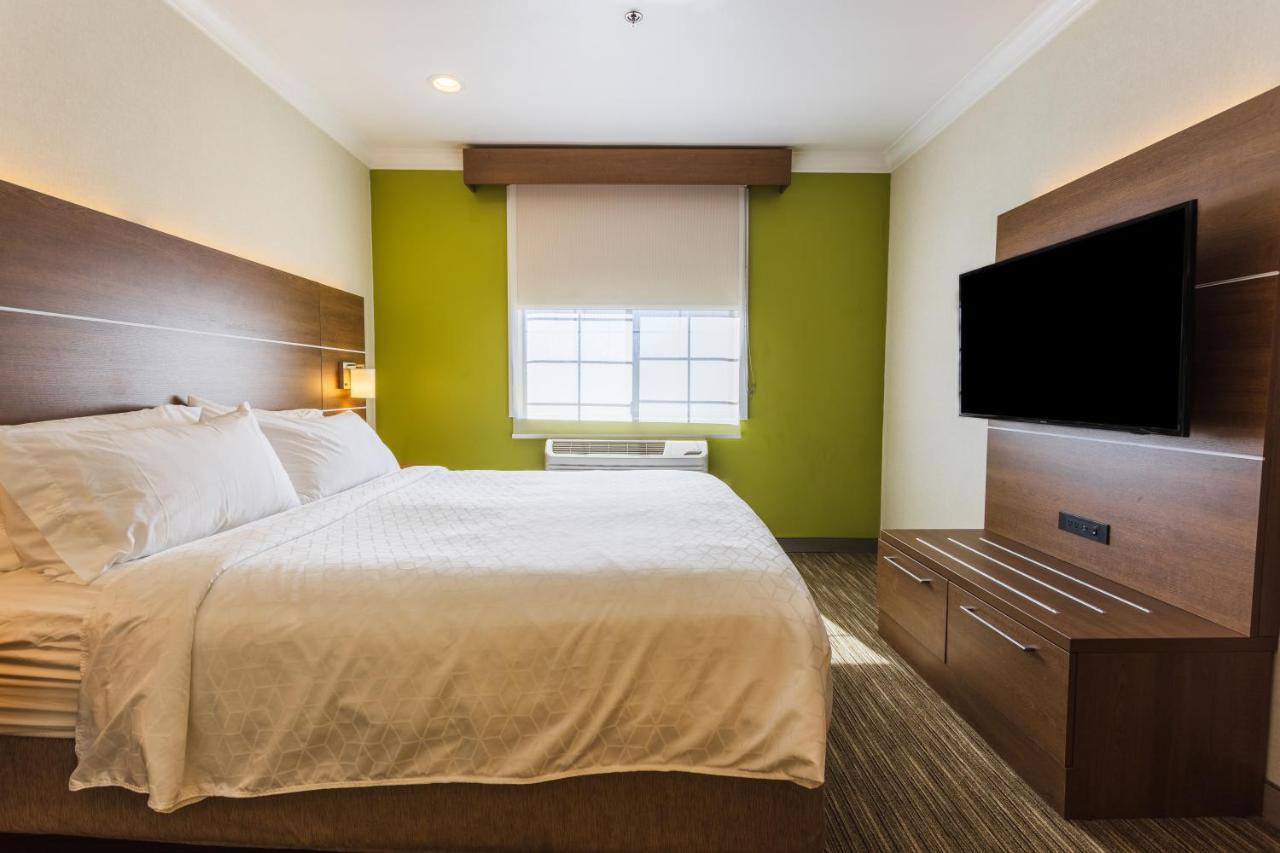 Holiday Inn Express Davis-University Area By Ihg Exterior photo