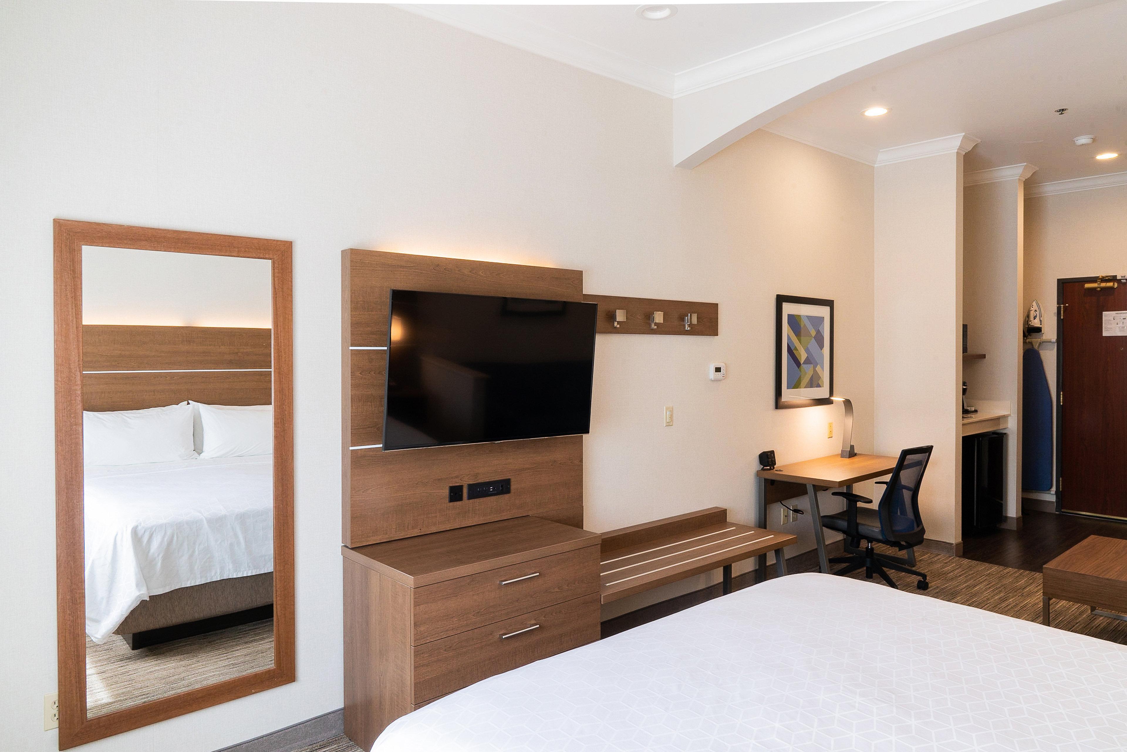 Holiday Inn Express Davis-University Area By Ihg Exterior photo