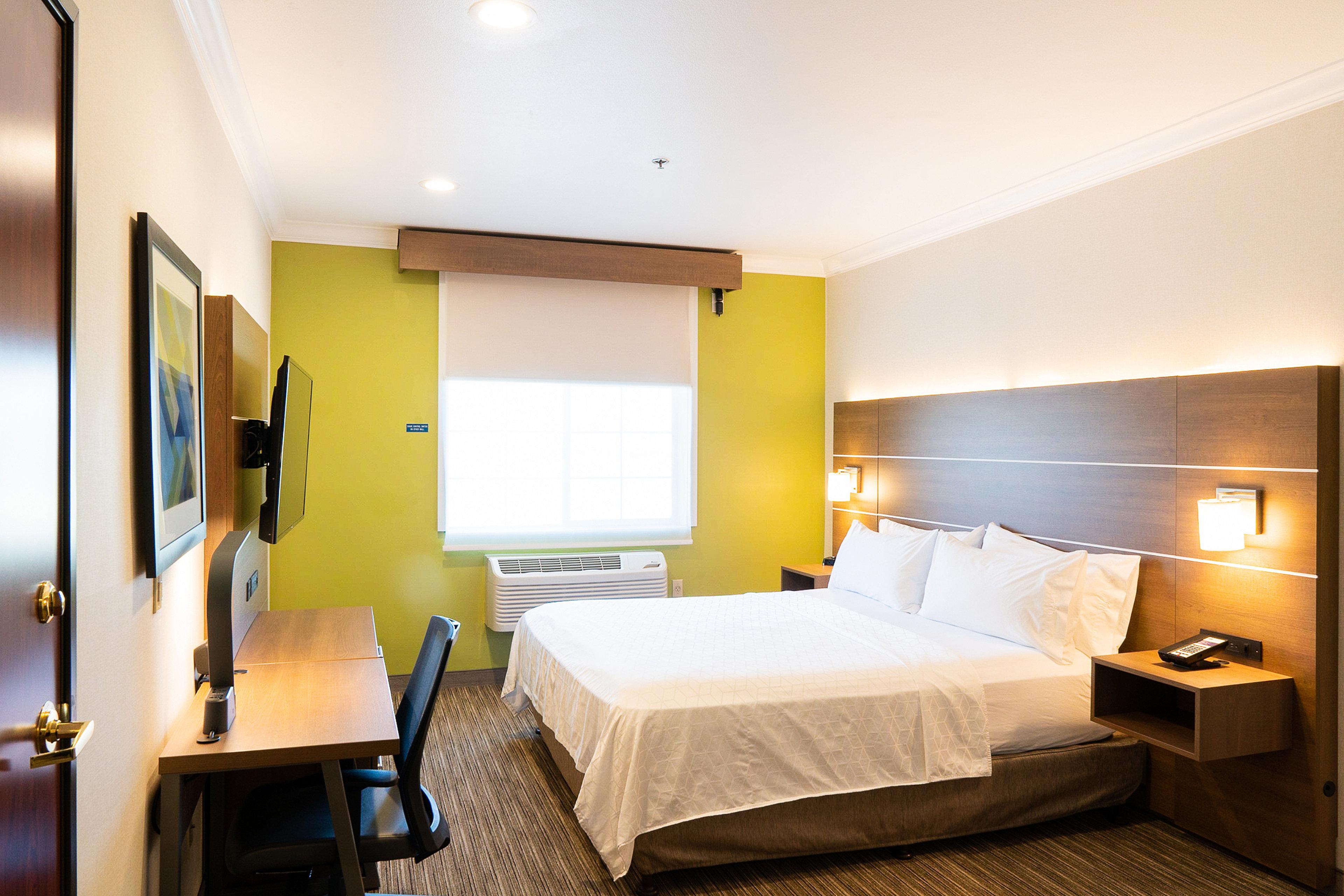 Holiday Inn Express Davis-University Area By Ihg Exterior photo