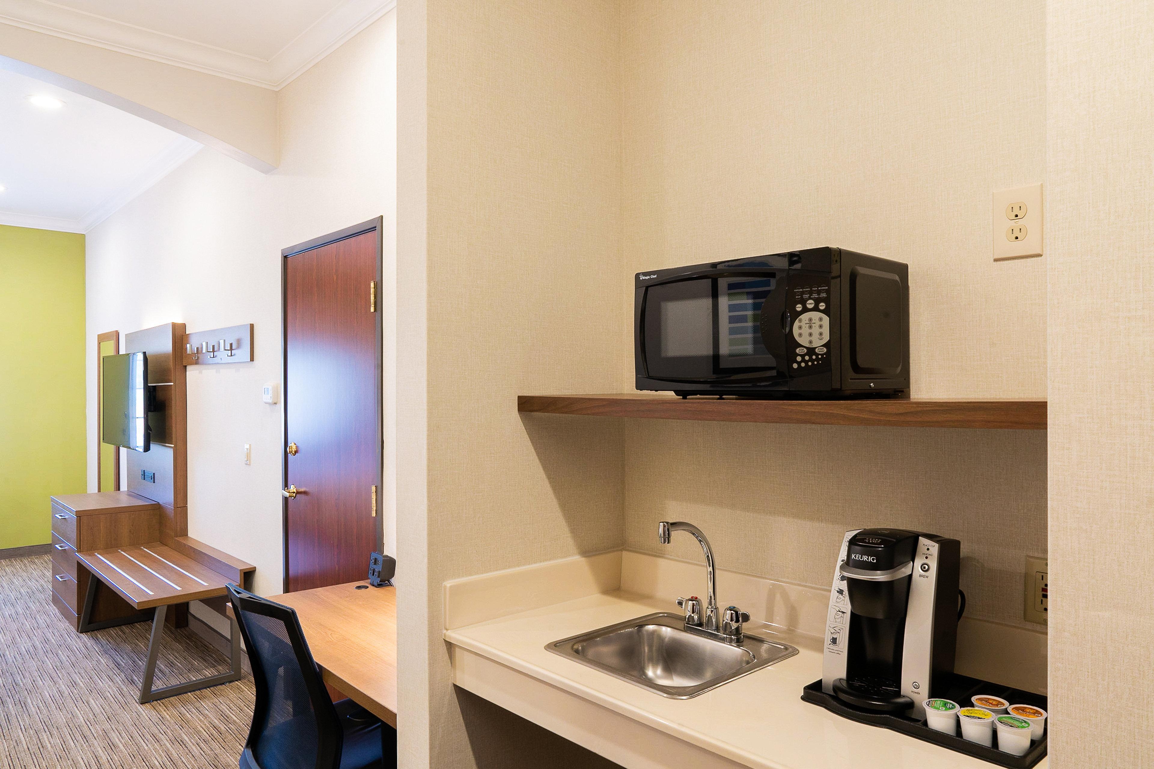 Holiday Inn Express Davis-University Area By Ihg Exterior photo