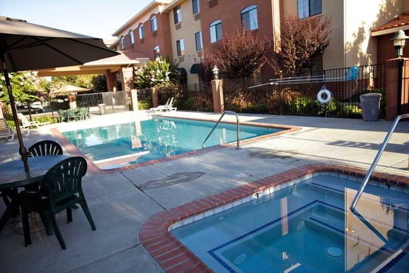Holiday Inn Express Davis-University Area By Ihg Exterior photo